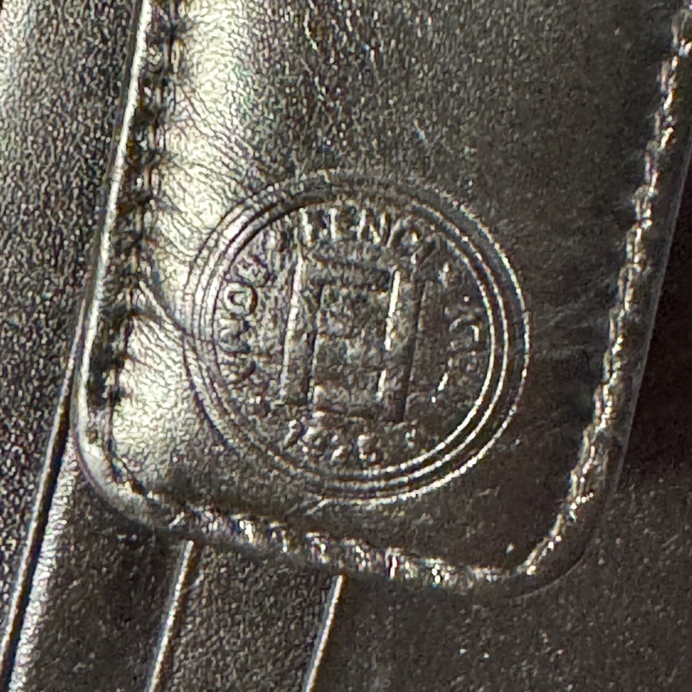 Fendi Mans Elegant Black and Tan bifold wallet - Picture 15 of 16